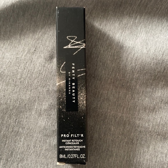 Fenty 100 Pro Filt'r Instant Retouch Concealer - Picture 2 of 5